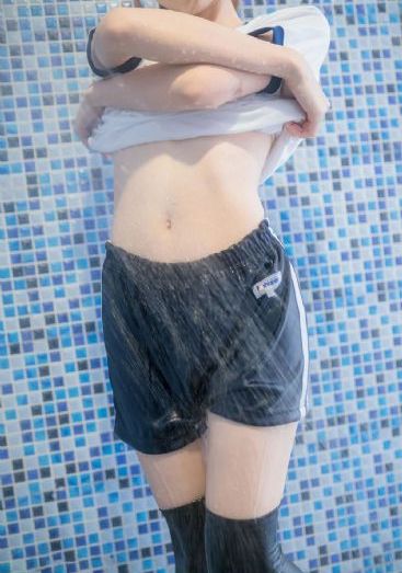 年轻的女教师完整版