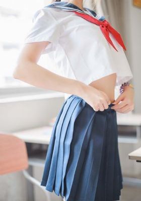 独自在夜晚的海边