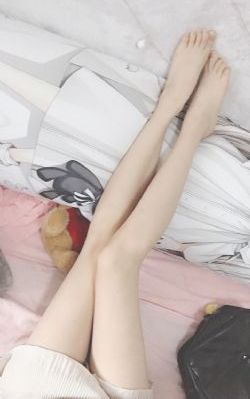 年轻的女教师在线观看